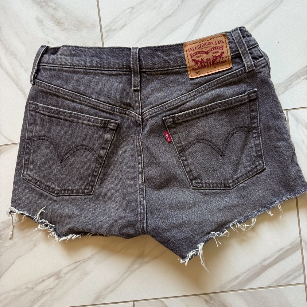 Levi's 501 original High Waisted Jean Shorts Distressed Gray. Size 27